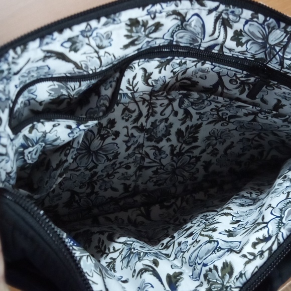 Vera Bradley utility small crossbody purse - Picture 3 of 4